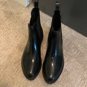 Womens 9 Black Chelsea rain Boots